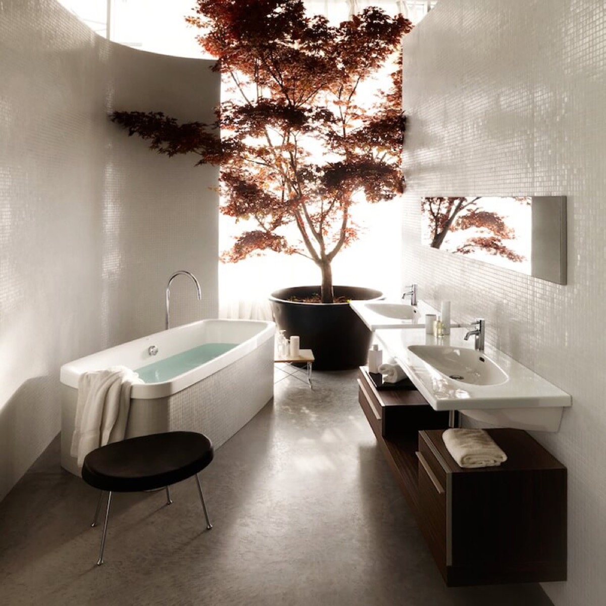 Barrierefreies Badezimmer mit bodengleicher Dusche