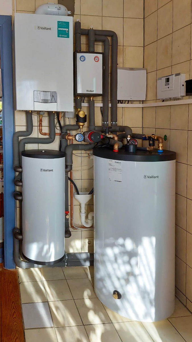 Moderne Gashybridheizung mit Wärmepumpe – eingebaut von TLB Haustechnik